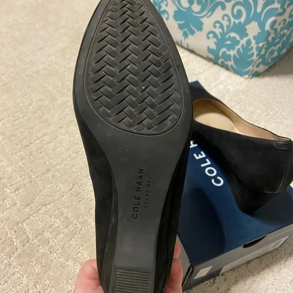 COLE HAAN low heel suede wedge - Picture 6 of 7